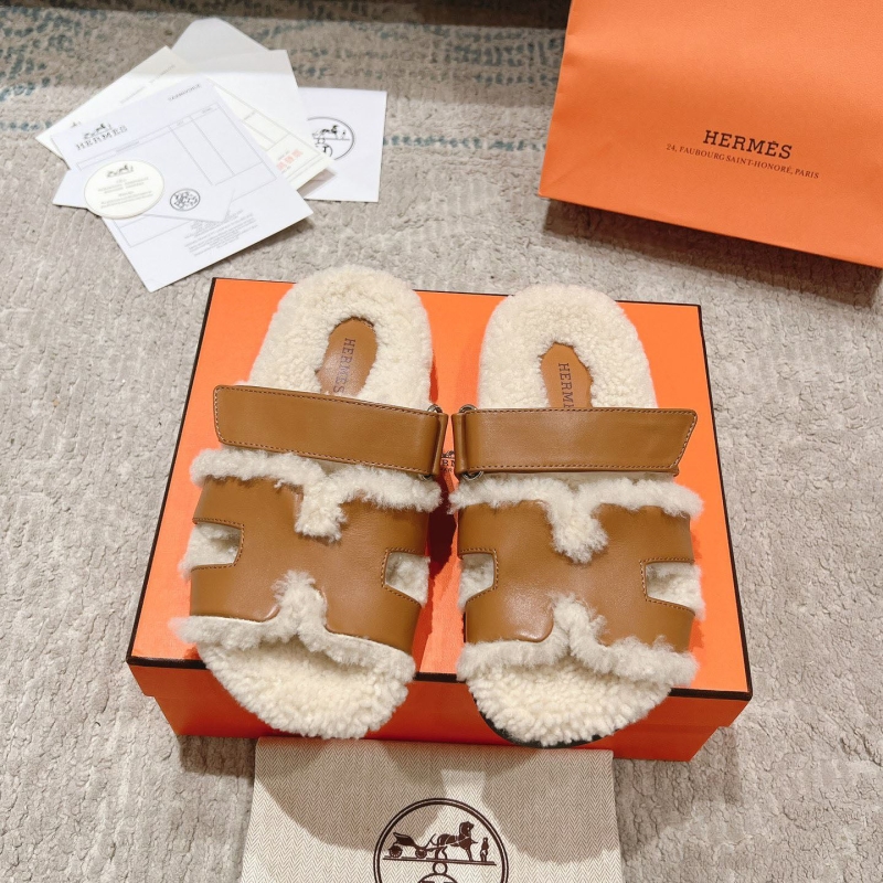 H**mes slippers